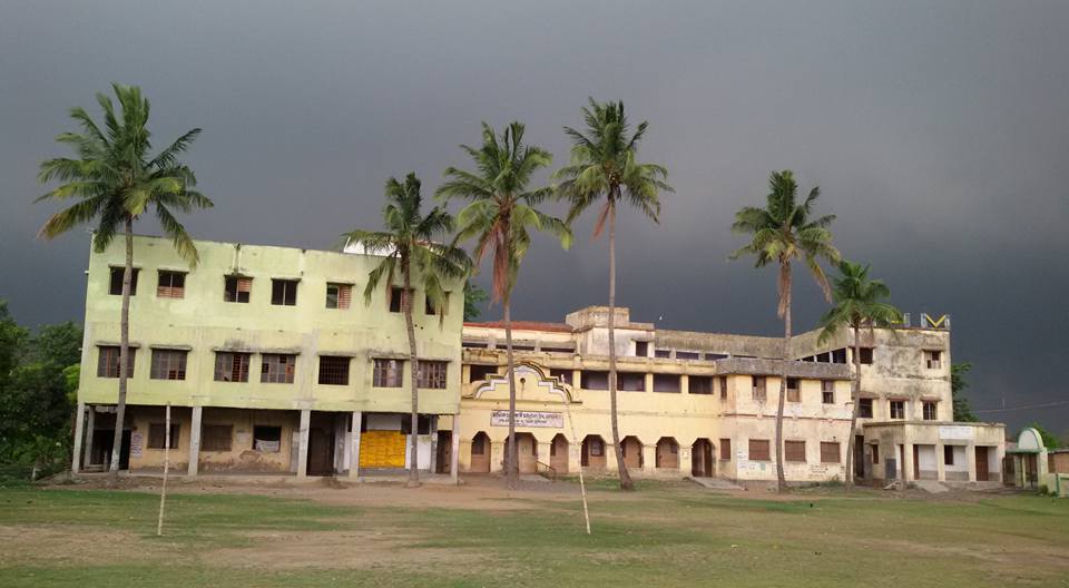 School Campus.https://manikchakhighmadrasah.org/char01.png?w=600&h=600&fit=crop